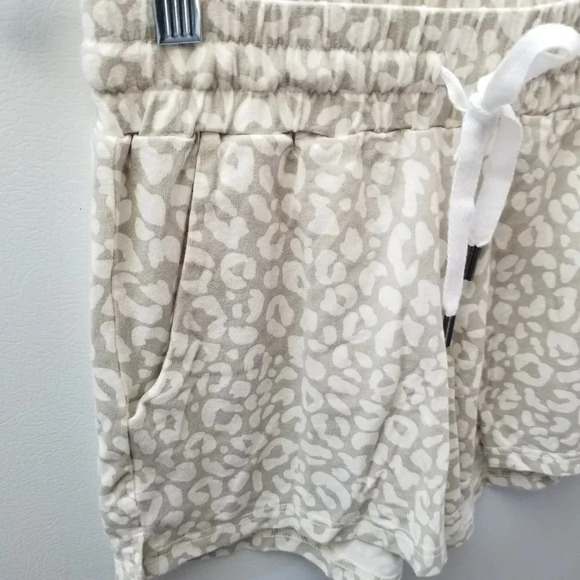 Nwot Smash + Tess Love Day Shortie Leopard Shorts  2XS - Picture 5 of 8